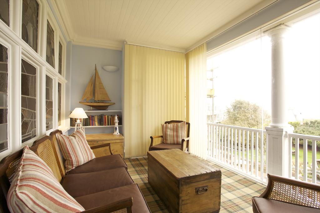 The Beach House Milford on Sea Exterior photo