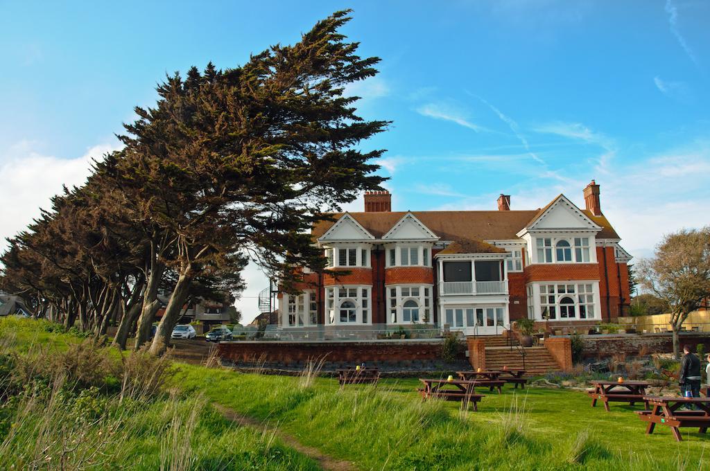 The Beach House Milford on Sea Exterior photo
